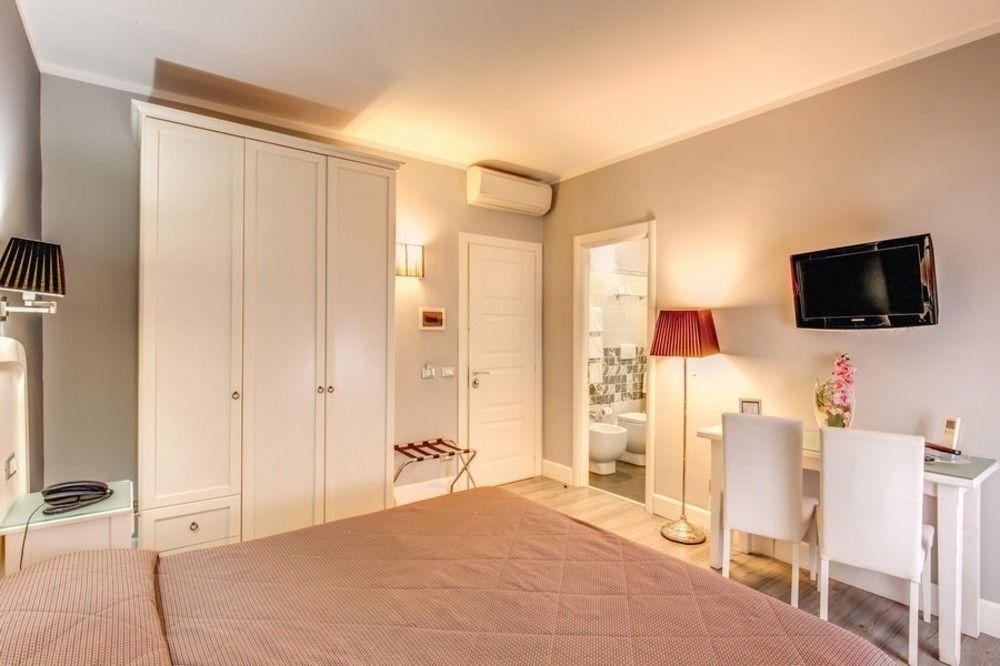 Residenza Castrense Bed and breakfast 2*